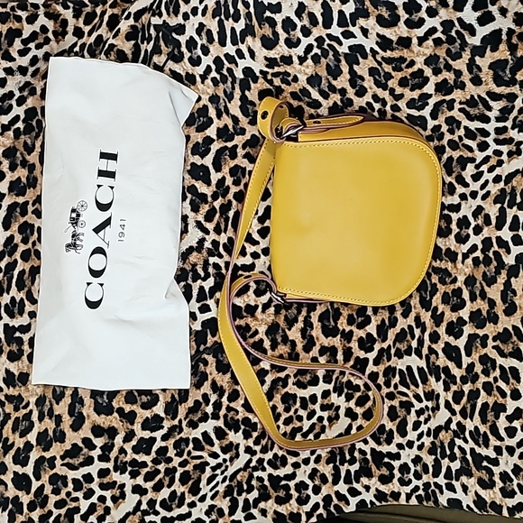 Coach 1941 yellow crossbody - Picture 4 of 9